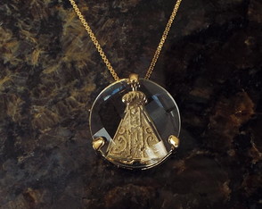 Colar com Pingente de Pedra com N.s.aparecida, Banhado.