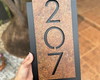 Imagem 4 - Número para Casa Acm com Acm Corten - 3 Dígitos 20x40