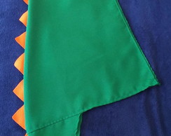 Capa dinossauro com calda