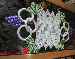 CAMINHO DE MESA COM CACHO DE UVA