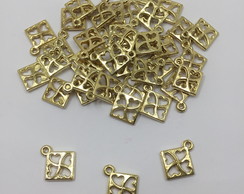 Pingente Quadrado Trevo ABS Dourado 1,5cm 30Unidades