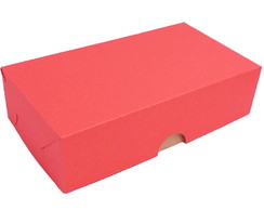 50 Caixas tamanho 15x8 na cor vermelha, fundo Kraft