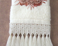 toalha de lavabo com macramé