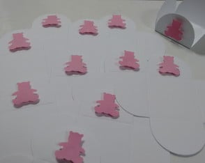 FORMINHA COM APLIQUE PAPEL URSINHO ROSA