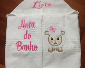 Toalha De Banho Com Capuz Ovelha Rosa