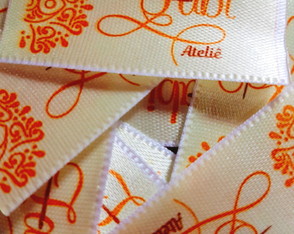 Etiquetas em Cetim | 4x2,2 cm | 100 Unidades