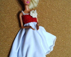 vestido branco e vermelho para Barbie