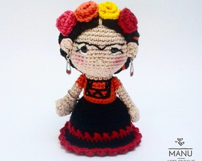 Mini Boneca Amigurumi Frida Kahlo