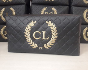 Necessaire para Casamento Personalizada com Bordado