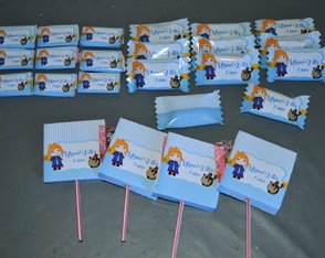 200 Chicletes+200,balas e 50 Pirulitos Personalizados!