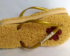 Chinelo Massageador com Detalhe em Flor