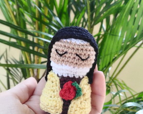 Chaveiro Santa Teresinha Lembrancinha Amigurumi Crochê