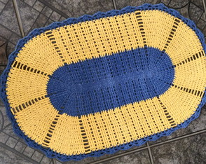 Tapete Oval em crochê 80x50cm