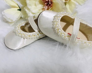 Sapato com pérolas
