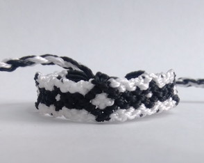 Pulseira da Amizade Artesanal. Preto e Branco. unissex