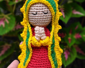 Nossa Senhora de Guadalupe Manto Verde Amigurumi crochê