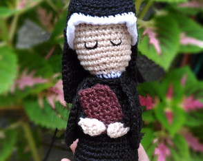 Santa Faustina Amigurumi crochê