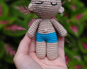 Bebê Amigurumi crochê - Lembrancinha chá de bebê