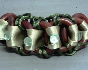 Pulseira Macramê e cetim