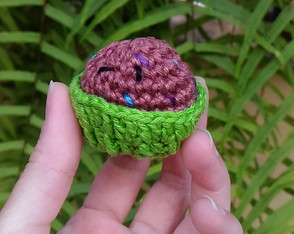 Brigadeiro com Catnip Brinquedo para Gatos Amigurumi Crochê