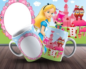 Lembrancinha caneca de polímero Alice no país das maravilhas