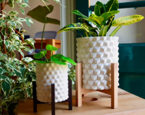 Conjunto de Cachepots com suporte