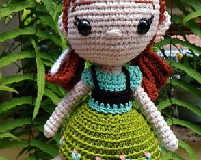 Boneca Anna Frozen Amigurumi crochê 25cm