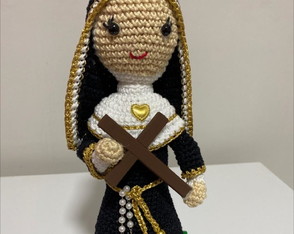 Sta.Rita em amigurumi