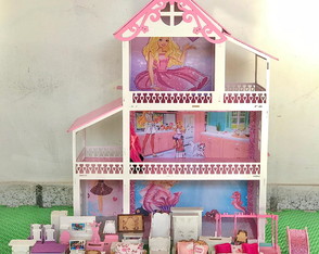 Casa de Boneca em mdf Tema Barbie 60cm