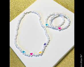 Conjunto infantil: 1 colar e 2 pulseiras de contas