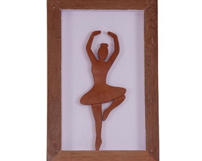 Quadro em Madeira: Bailarina em Fundo Rosa (420)