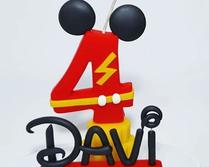 Vela Mickey Sobre Rodas
