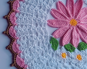 Americano Floral em Crochê Rosa com Branco