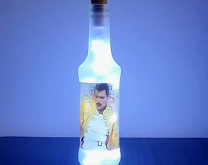 Luminária Freddie Mercury - Garrafa com Led