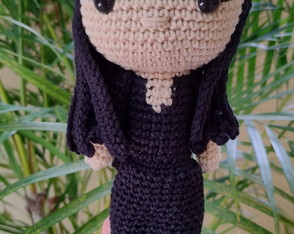 Boneca Mortícia Addams Amigurumi Crochê