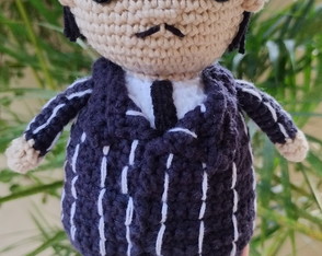 Boneco Gomez Addams Amigurumi Crochê