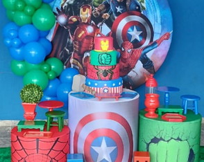 Locação Decoração Mini Table Vingadores. Atendemos a Zs/sp