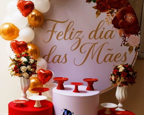 Locação Decoração Dia das Mães Vermelho. Atendemos a Zs/sp
