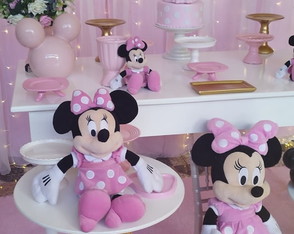Locação Decoração Minnie Rosa. Estamos na Zs/sp