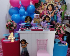 Decoração Família Encanto. Estamos na Zs/sp