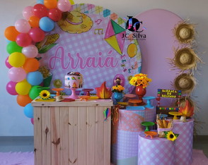 Lotação Decoração Arraiá Rosa. Estamos na Zs/sp
