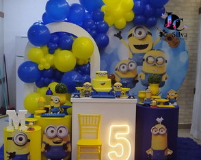 Decoração Minions. Estamos na Zs/sp