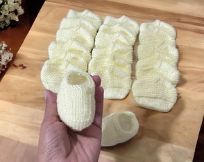 10 Pares de Sapatinho para Bebê na Cor Amarelo Creme