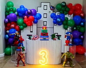 Locação Decoração Vingadores. Estamos na Zs-sp.