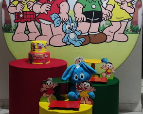 Locação Kit Pegue e Monte Turma.
