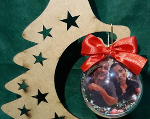 Árvore de Natal em mdf + Bola de Natal Personalizada