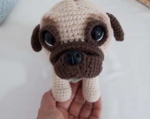 Cachorro Pug Amigurumi 100% Artesanal