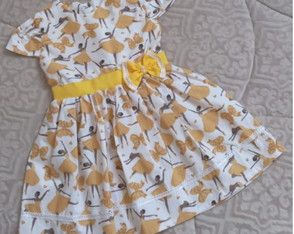 Vestido Infantil com Faixa na Cintura e com Laço