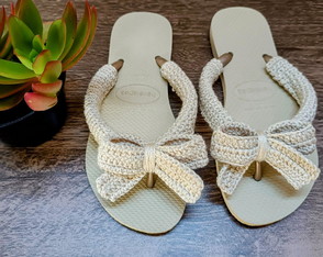 Havaiana Customizada com Crochê