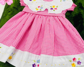 Vestido-bordado a Mão- 2 Anos= 3 Anos
